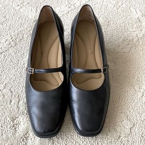 Women’s shoes, Size 8.5